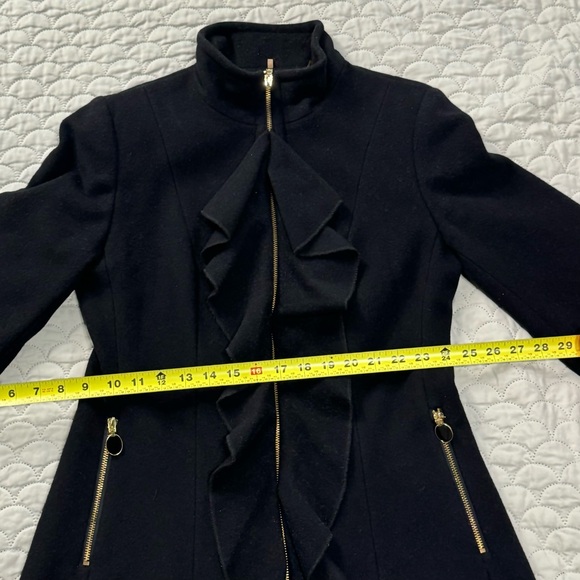 TAHARI Wool Coat in Black with Ruffle Detail, Women’s Size 4. Perfect Condition! - Picture 3 of 11